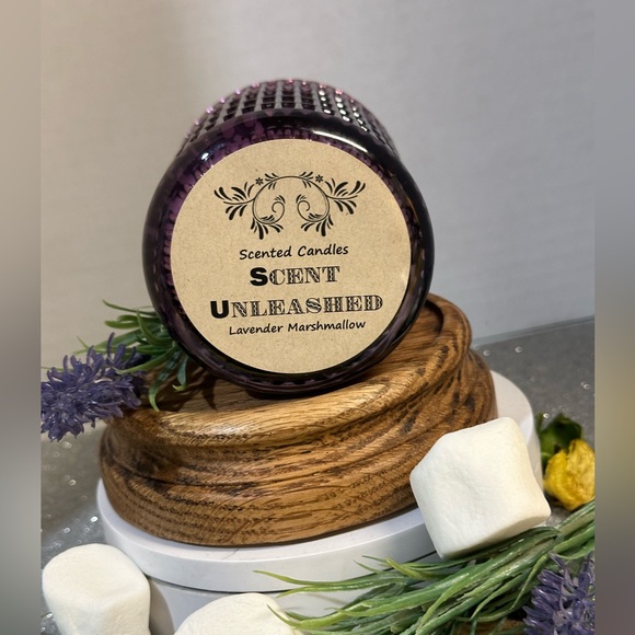 LAVENDER MARSHMALLOW HAND POURED SCENTED CANDLES. - Picture 3 of 4